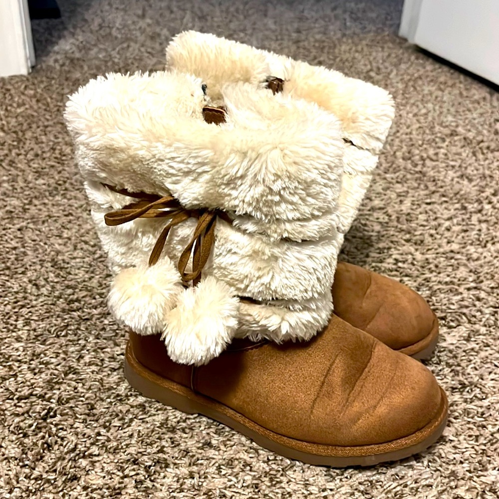 Girls winter boots size 2M